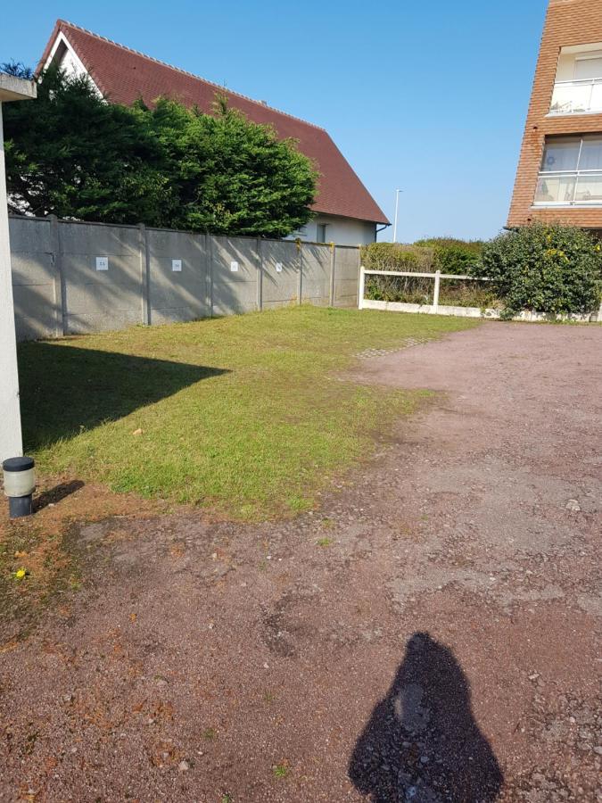 Studio Front De Mer Apartment Ouistreham Exterior photo