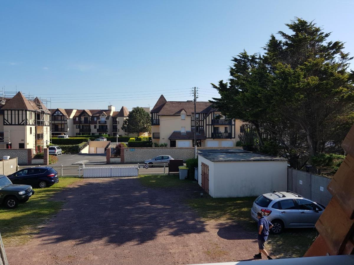 Studio Front De Mer Apartment Ouistreham Exterior photo