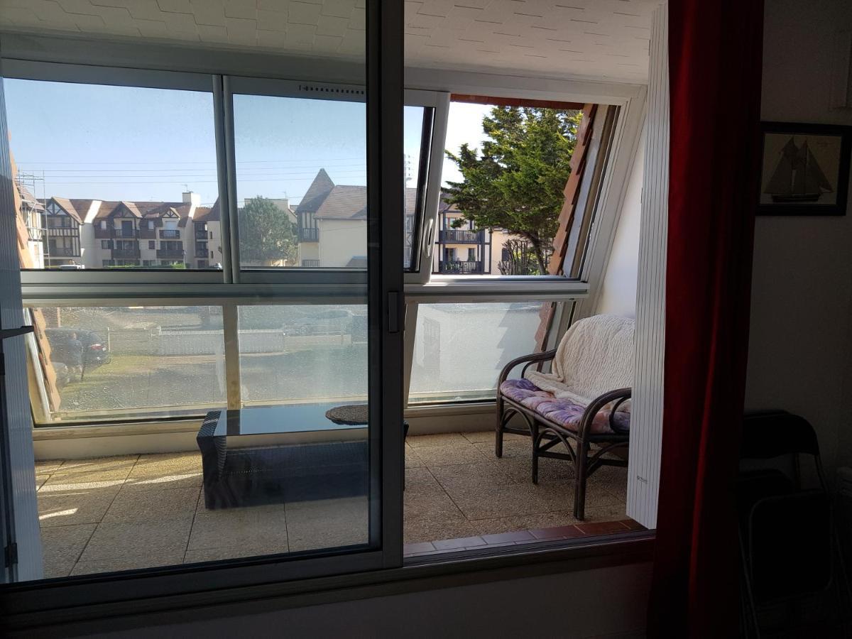 Studio Front De Mer Apartment Ouistreham Exterior photo